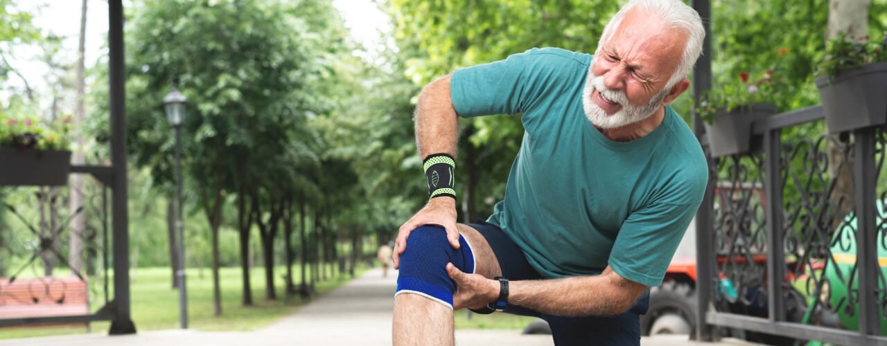 Managing Chronic Knee Pain with Physical Therapy: Effective Techniques ...